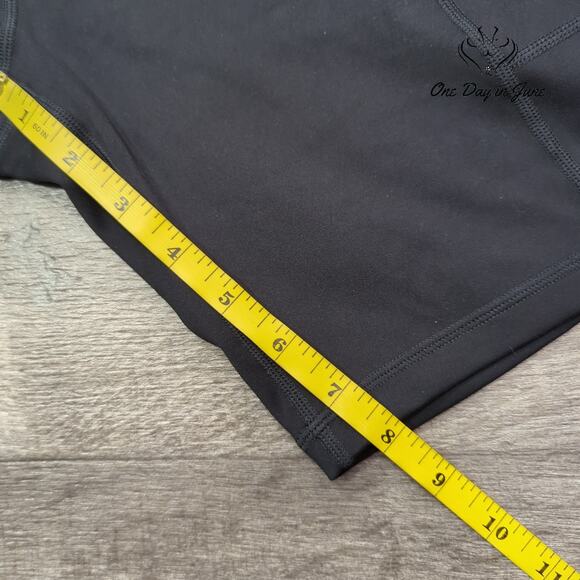 Hue Yoga Shorts Size S - Picture 5 of 6